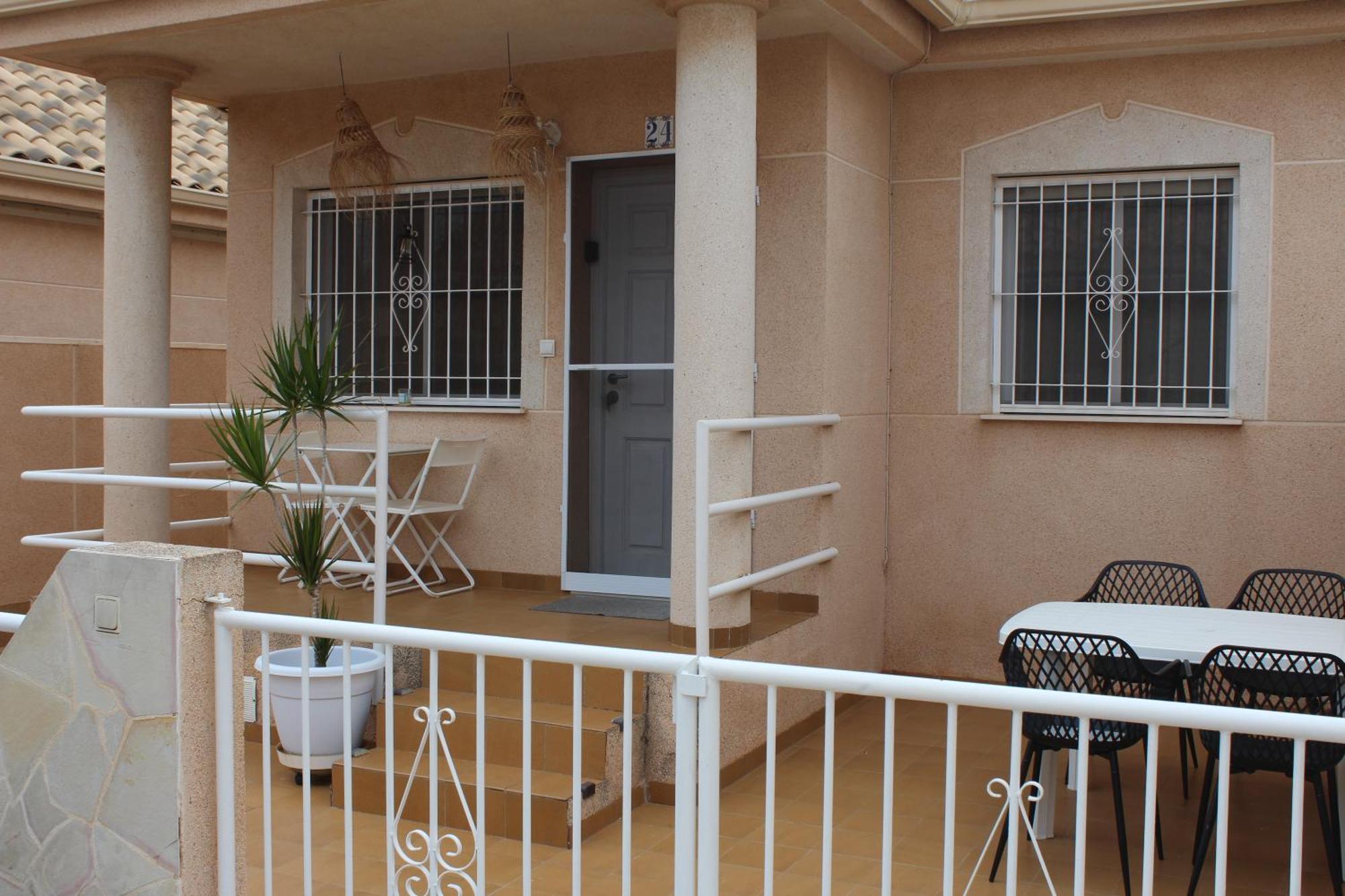 Bungalow With 2 Bedrooms And Roof Terrace In The Center Of La Zenia. Free Wifi. Orihuela Exterior foto